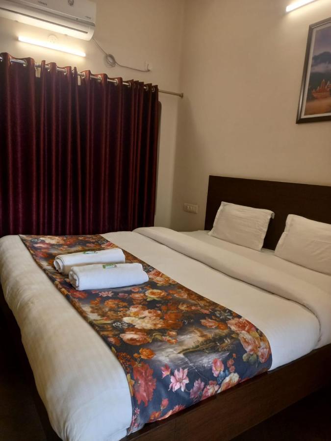 Gobind Bhawan Heritage Hotel Haridwar Room photo
