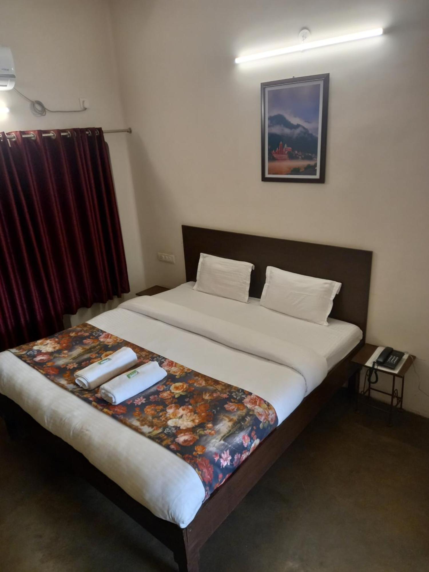 Gobind Bhawan Heritage Hotel Haridwar Room photo